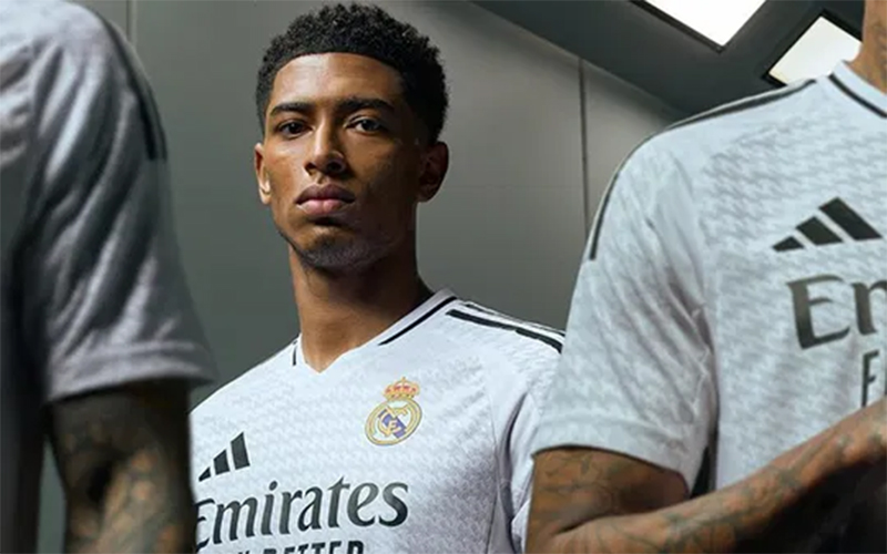 Neue Fußballtrikots eingetroffen